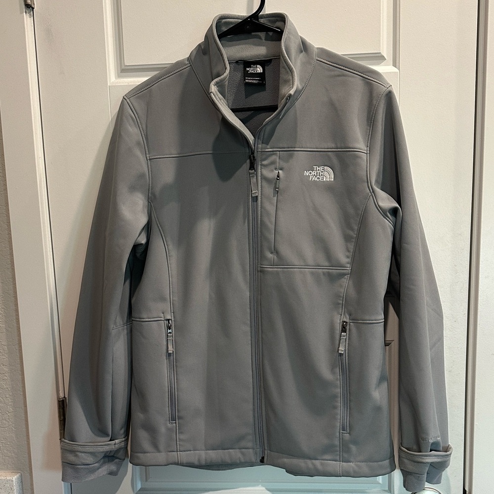 The North Face Women’s Light Gray soft shell performance jacket